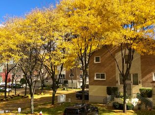 100 Grand Cove Way APT 2L, Edgewater, NJ 07020