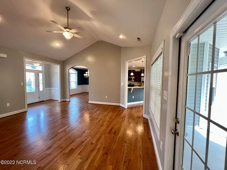 206 Sandy Springs Rd — Photo 6