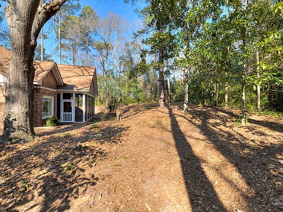 4th image of 971 Heather Ln