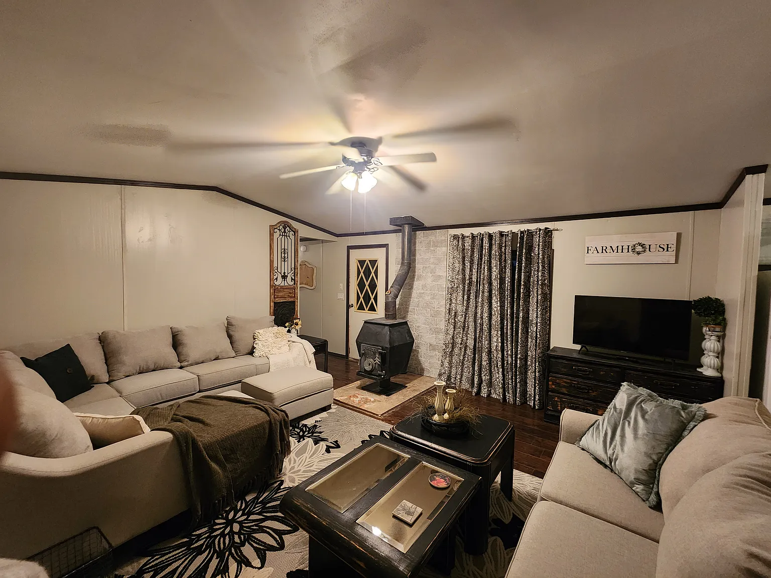 3 bed, 1125 sqft, $3,000 — Photo 4