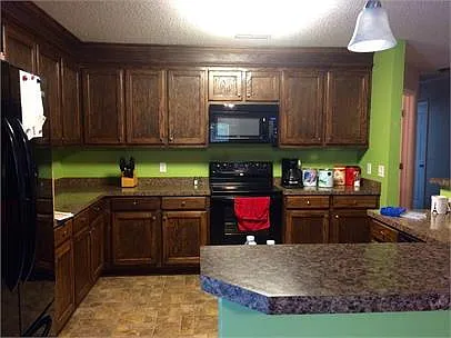 3 bed, 2.0 bath, 1352 sqft, $1,250 — Photo 4