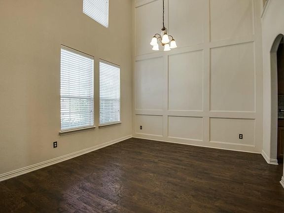 5th image of 5321 Grovewood Dr