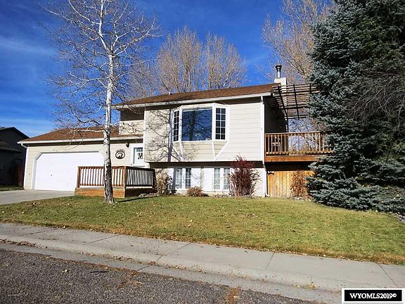 2nd image of 3902 Tam O Shanter Dr