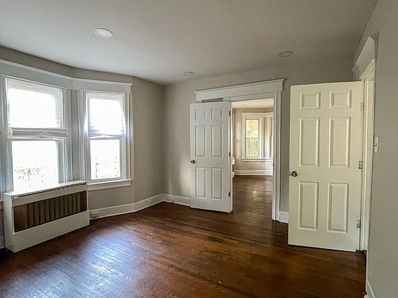 5th image of 103 Newell Ave