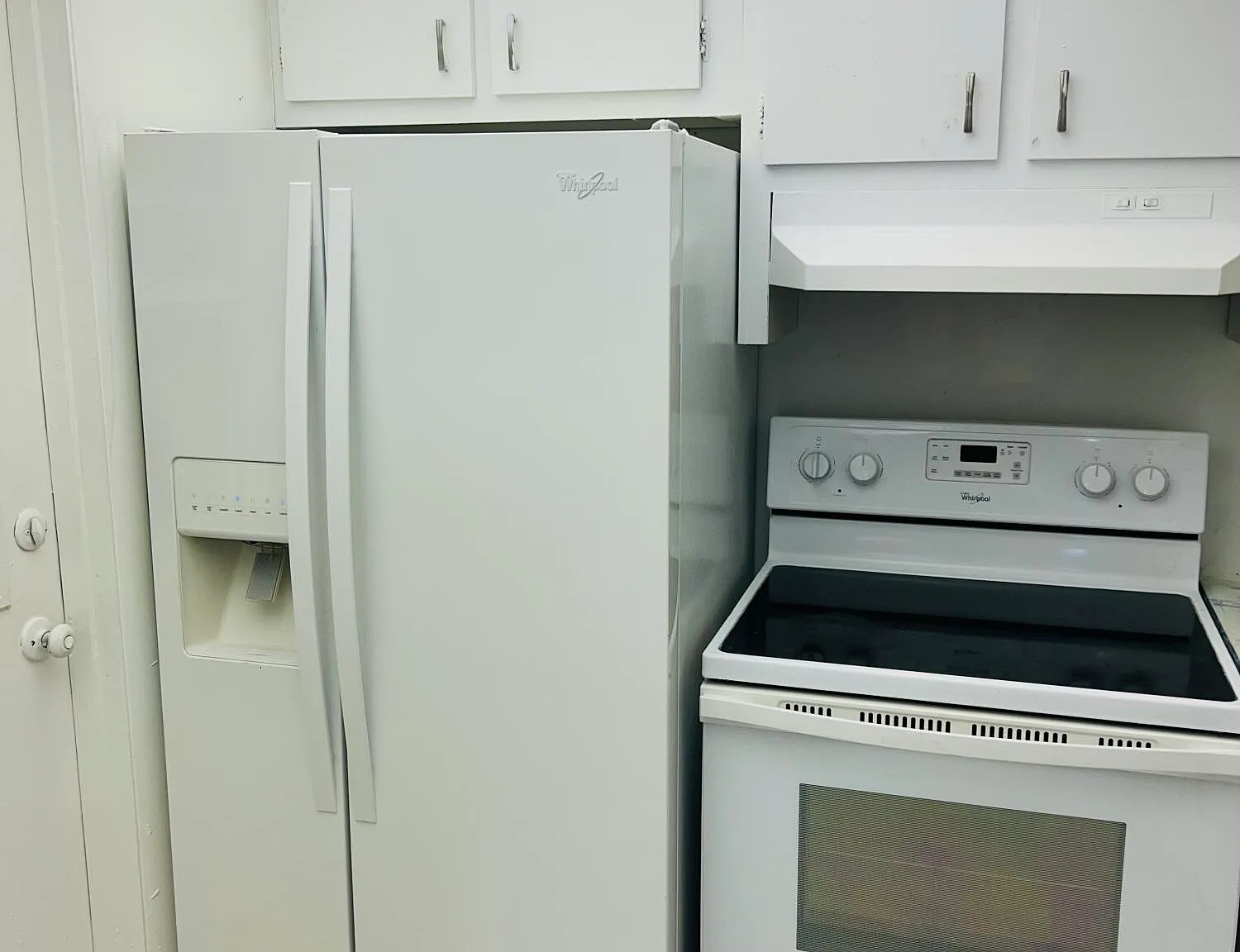 2 bed, 2.0 bath, 847 sqft, $1,900 — Photo 2
