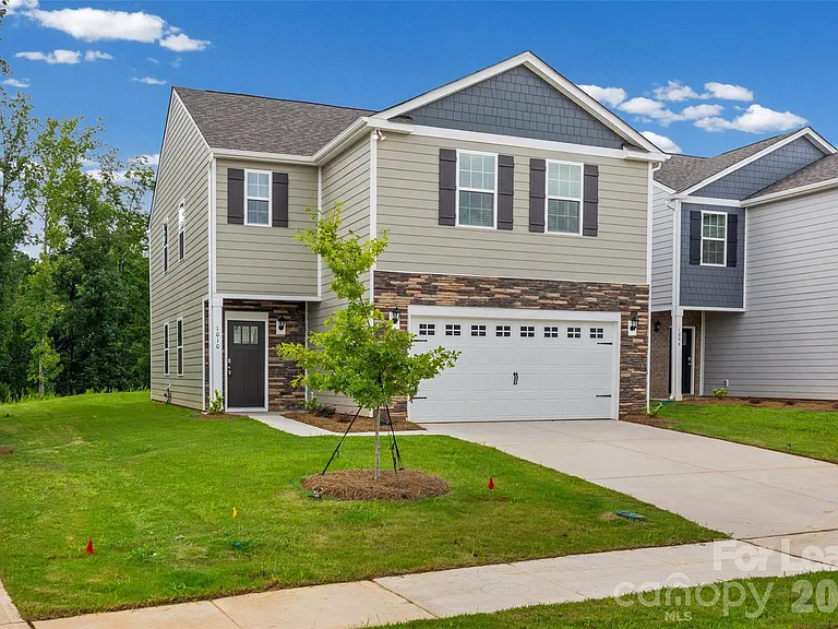1010 Two Brothers Ln — Photo 28