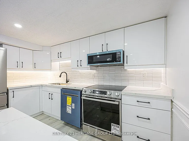 60 Fairway Dr — Photo 8