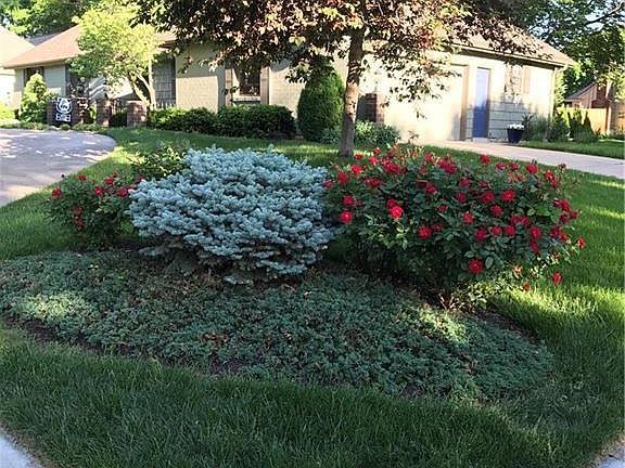 Side Entry Garage & Nicely Landscaped Yard.