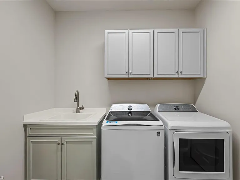 2373 Ariane Dr — Photo 20