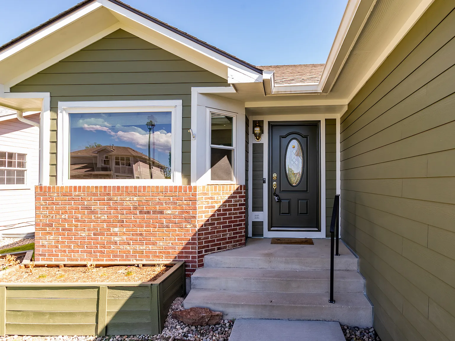 4 bed, 3321 sqft, $2,800 — Photo 2