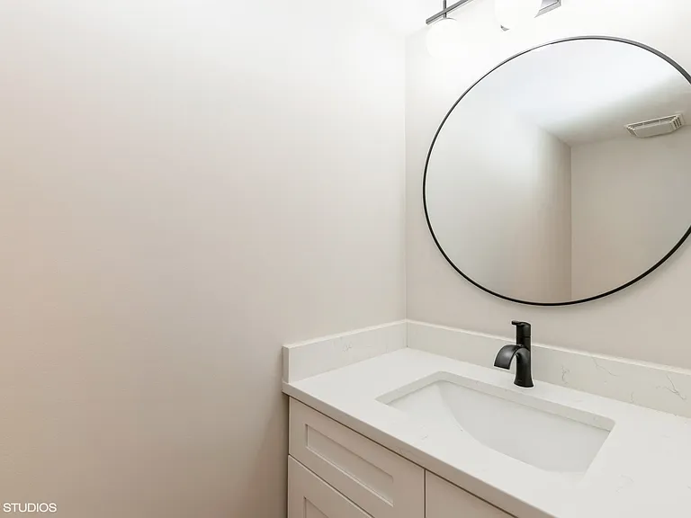 4663 Rolling Hills Dr — Photo 6