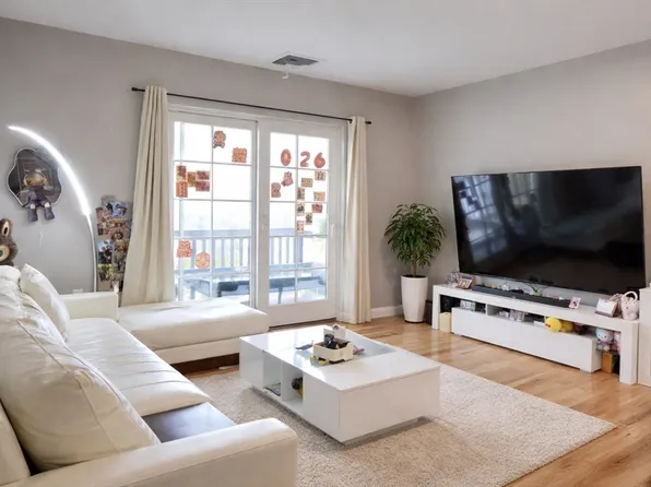 501 Commerce Dr Unit 4308, Braintree, MA 02184