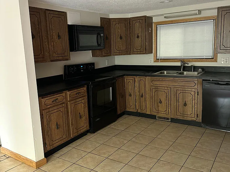 844 S Park Rd SE — Photo 12