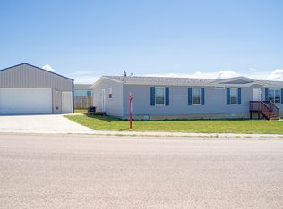 2107 Daybreak Dr, Gillette, WY 82718