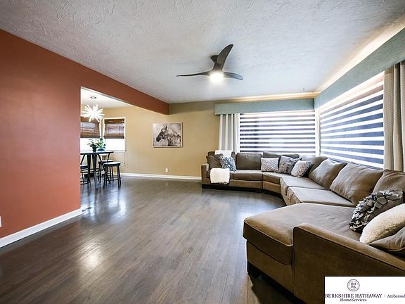 3rd image of 1101 Hillcrest Dr