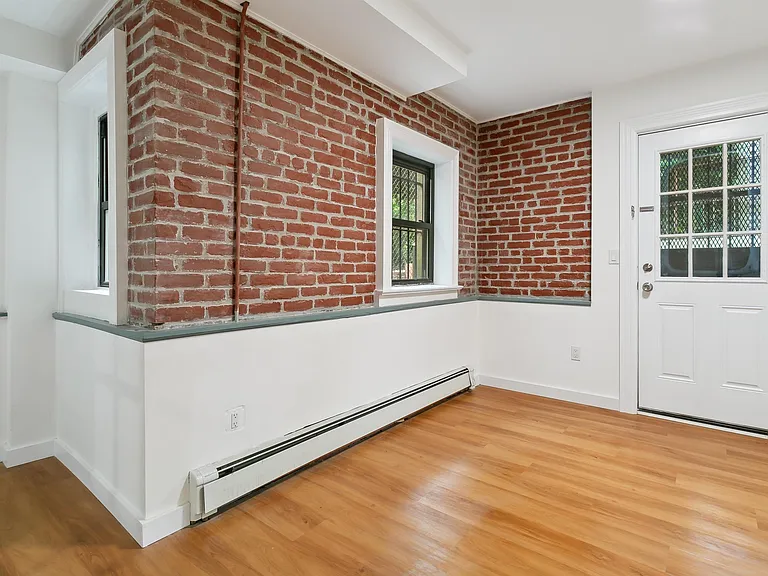 110 Summit Ave #G — Photo 15