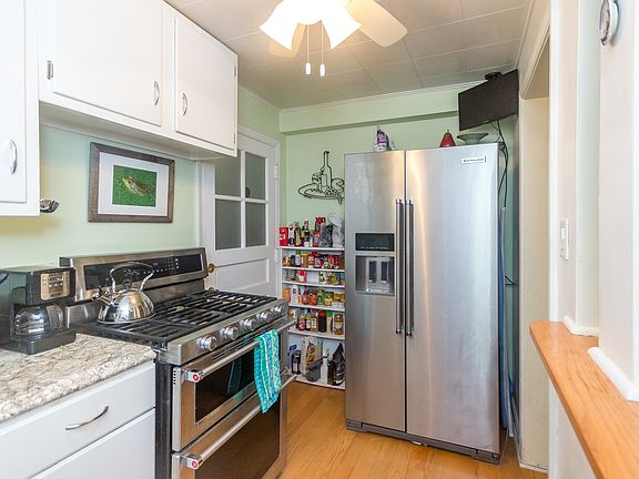 4th image of 2209 W Morse Ave #2S