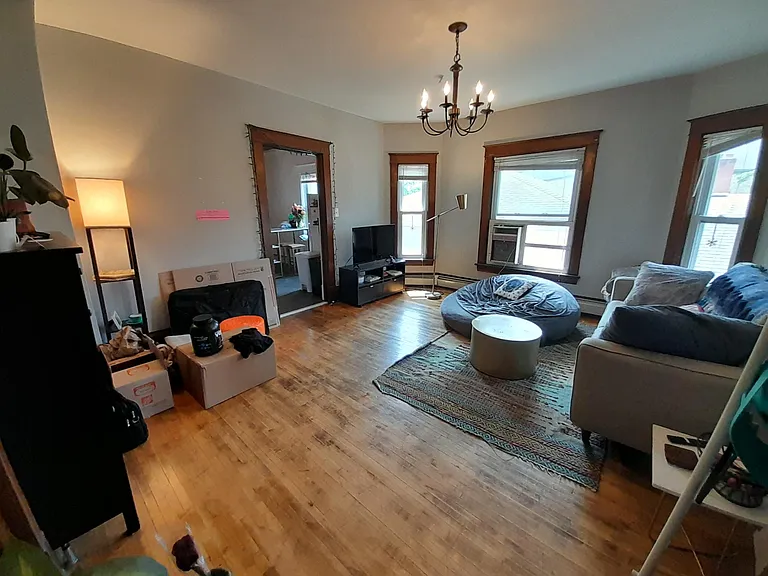 2-1323 4th St NE #2 — Photo 3