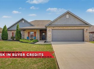 911 Hancock St, Prairie Grove, AR 72753