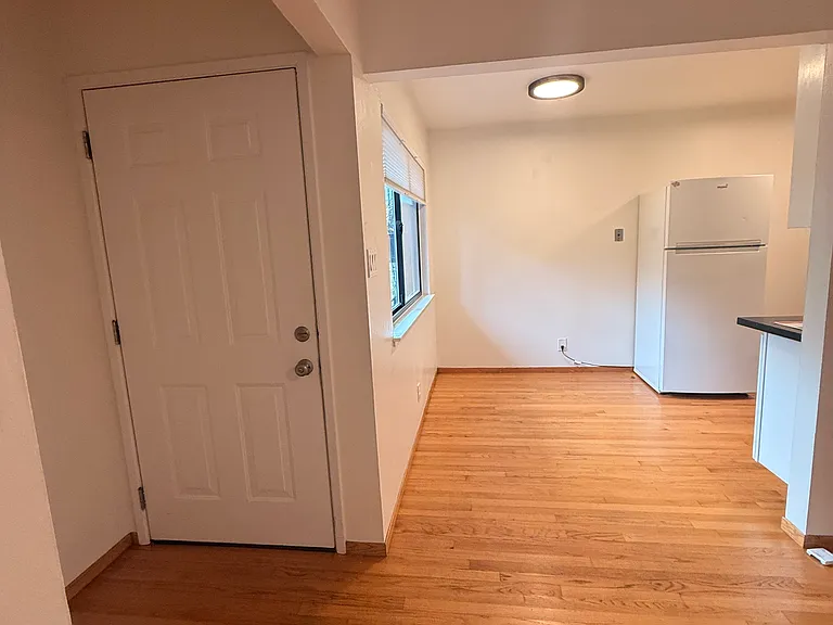 517 Stannage Ave #A — Photo 3
