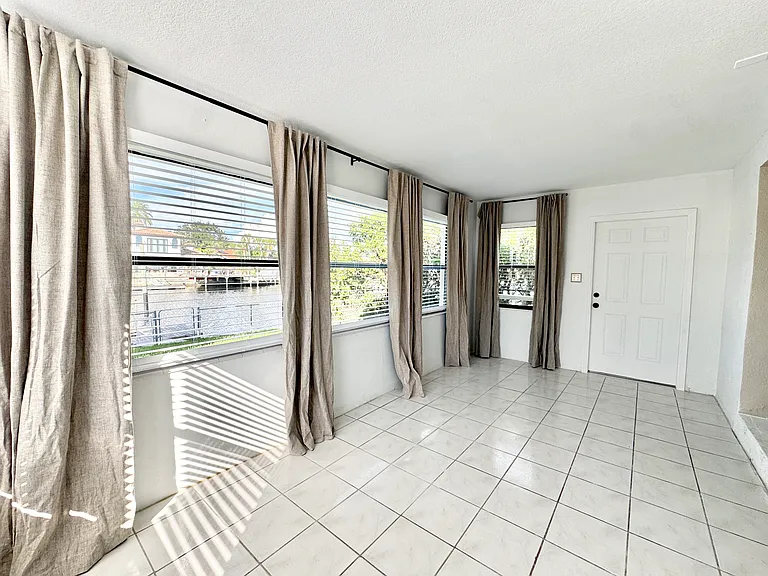 4335 Floramar Ter — Photo 11