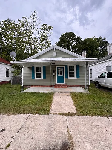 114 S Howell St Photo 1