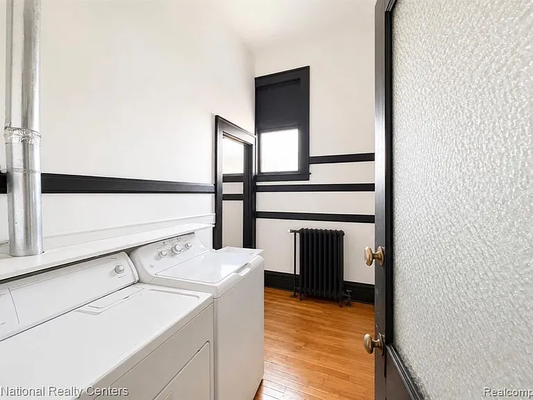 17 W Lawrence St #2D — Photo 10