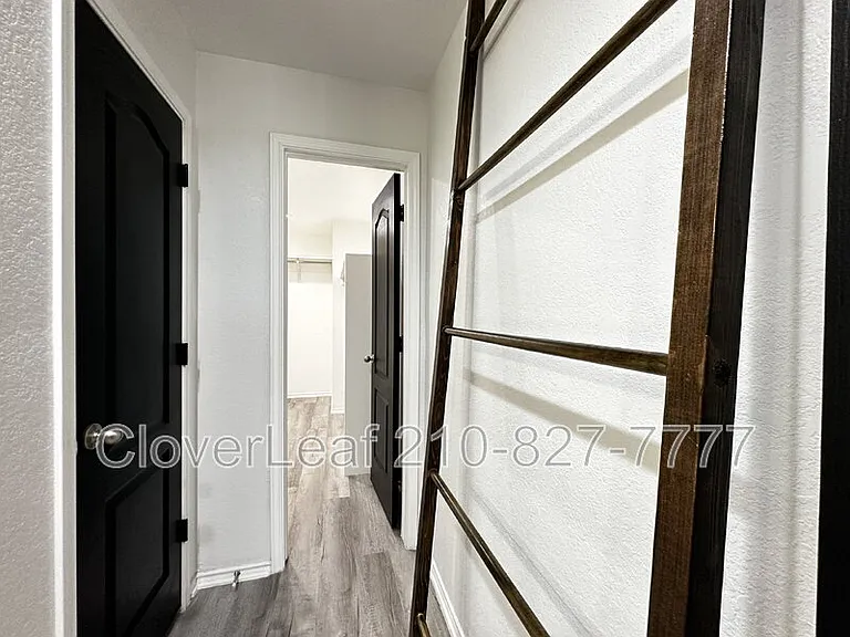 2606 Bluff Xing — Photo 28