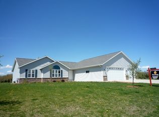 N6076 Hideaway Ln, Fond Du Lac, WI 54937