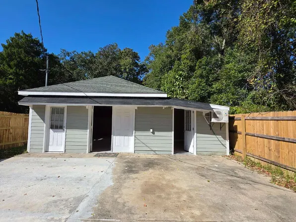5111 Washington Ave, Ocean Springs, MS 39564