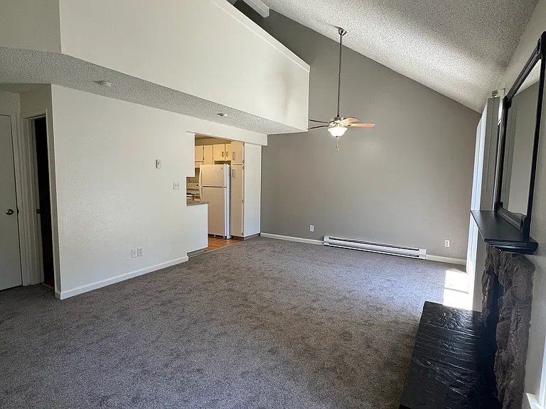 Sunset Ridge Apartments — Photo 17