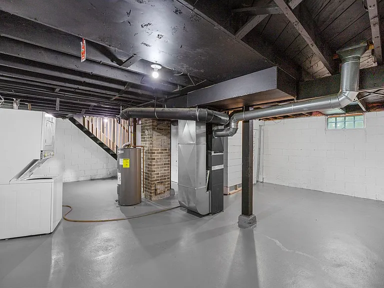 2900 Oxford St — Photo 13