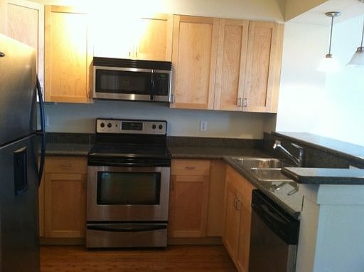 3rd image of 1333 W Broad St #U410