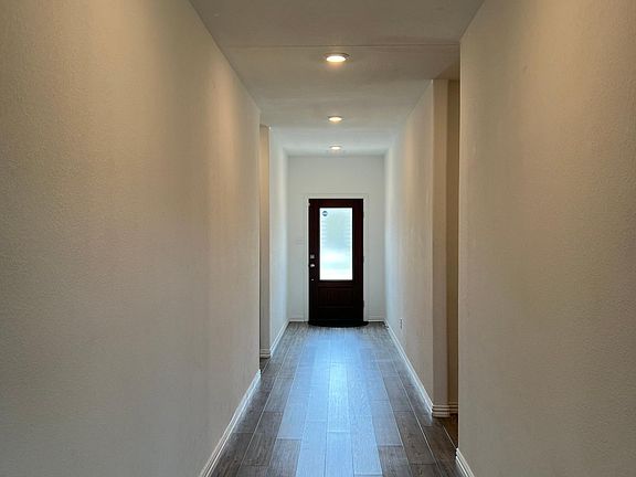 5th image of 1101 N Churchill Dr