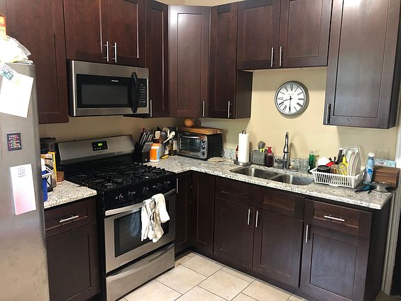 3rd image of 1444 W Carmen Ave #2