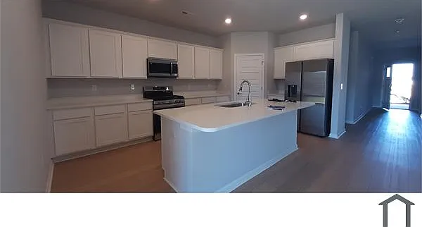 4 bed, 1936 sqft, $2,700 — Photo 3