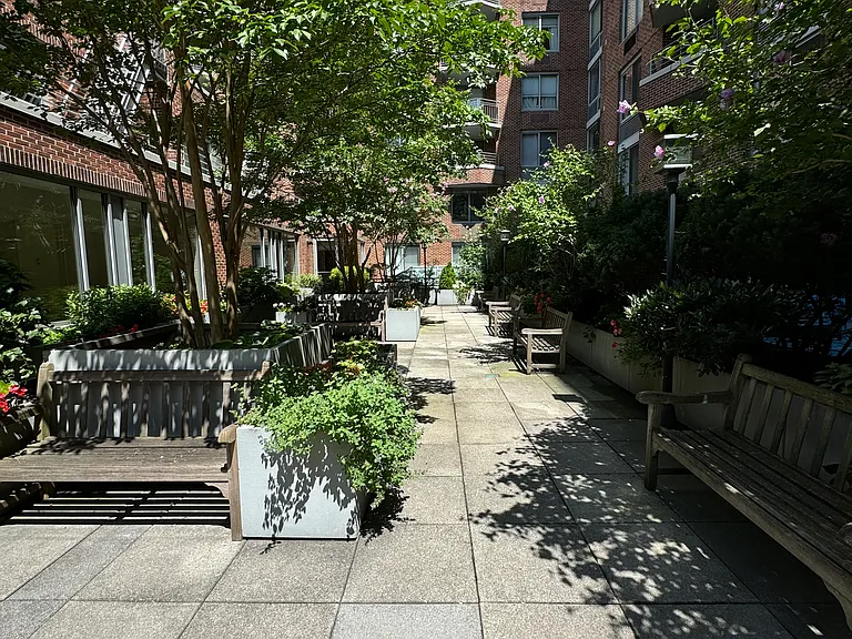 2 S End Ave #4I — Photo 20