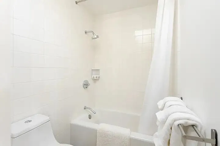 6419 Valley View St — Photo 45