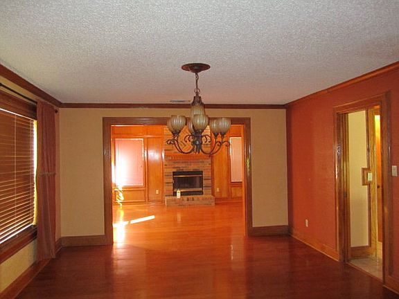 3rd image of 634 Mayorca Ave