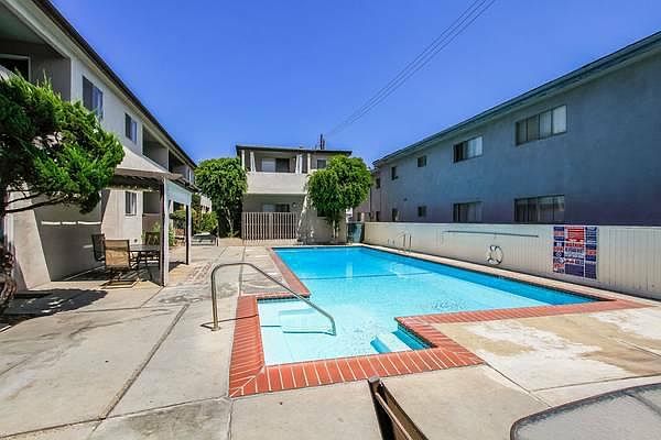 2nd image of 400 E Live Oak St APT 9