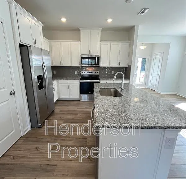 2100 Cobble Ct — Photo 4