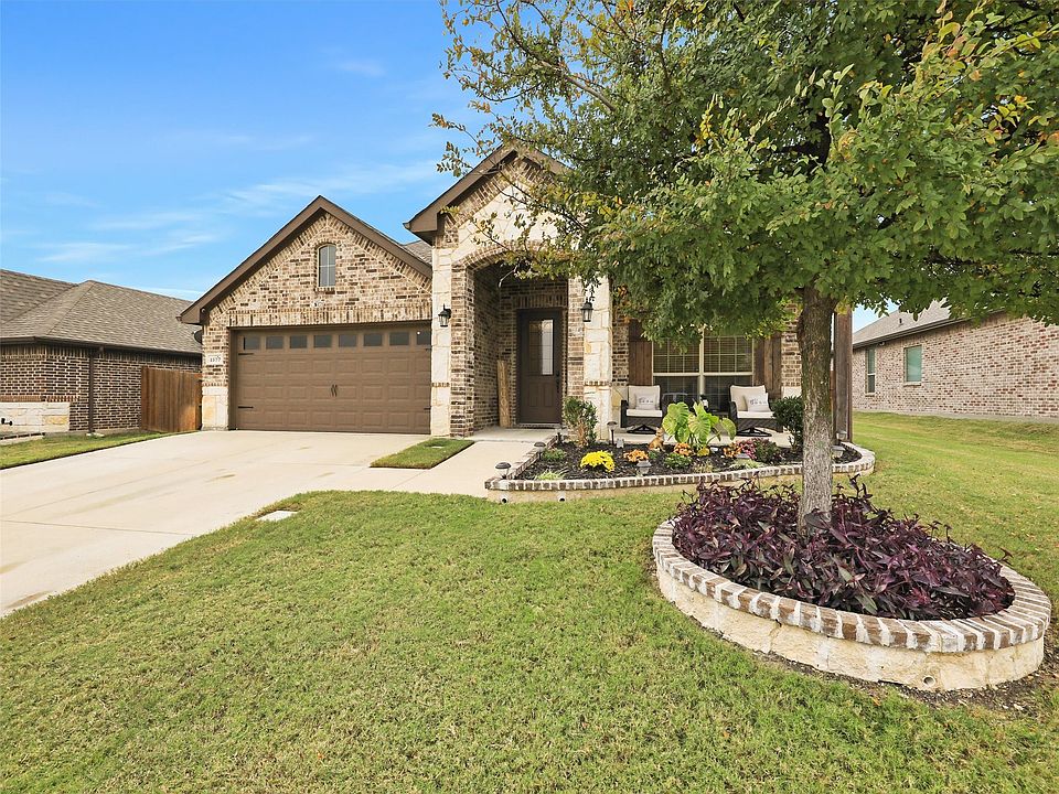 1st image of 1577 Country Crest Dr