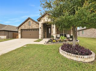 1577 Country Crest Dr, Waxahachie, TX 75165