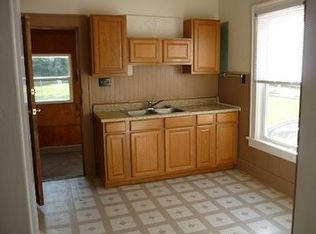 724 N 11th St, Dekalb, IL 60115