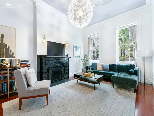 Rented by Sotheby's International Realty | media 22