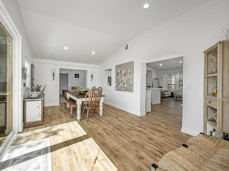 938 Pembroke Ave NE — Photo 46