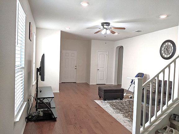 3rd image of 9014 Golden Leaf Dr