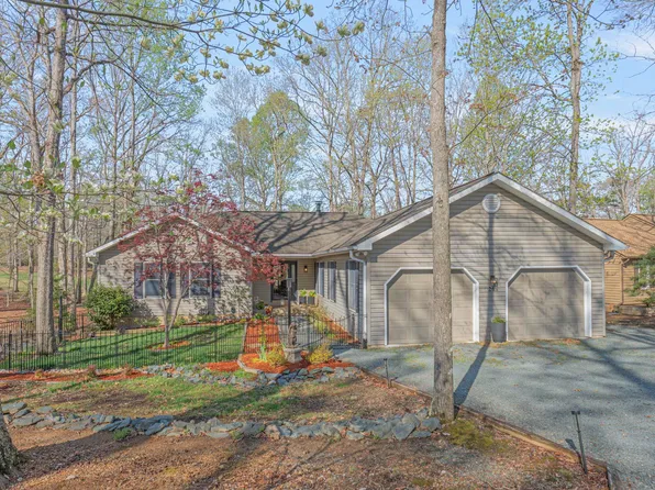 26 Out Of Bounds Rd, Palmyra, VA 22963