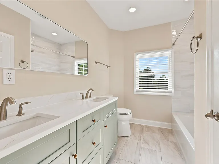 1605 Brintons Bridge Rd — Photo 14