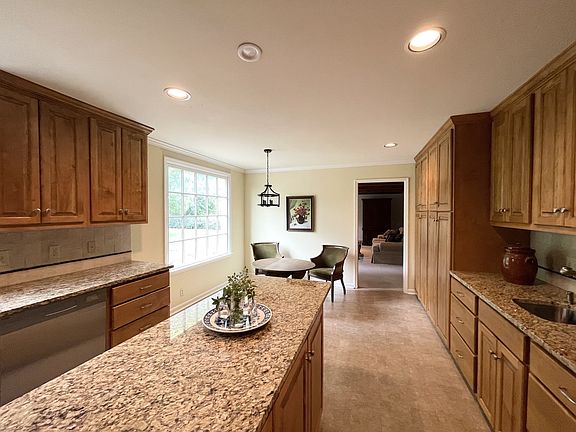 3rd image of 1812 Harpeth River Dr